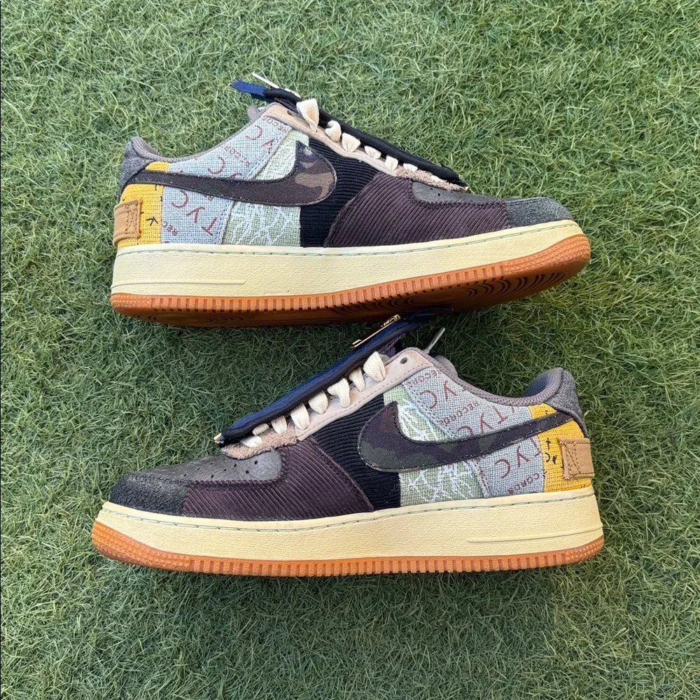 Nike Air Force 1 Low / Cactus Jack - Picture 2 of 9